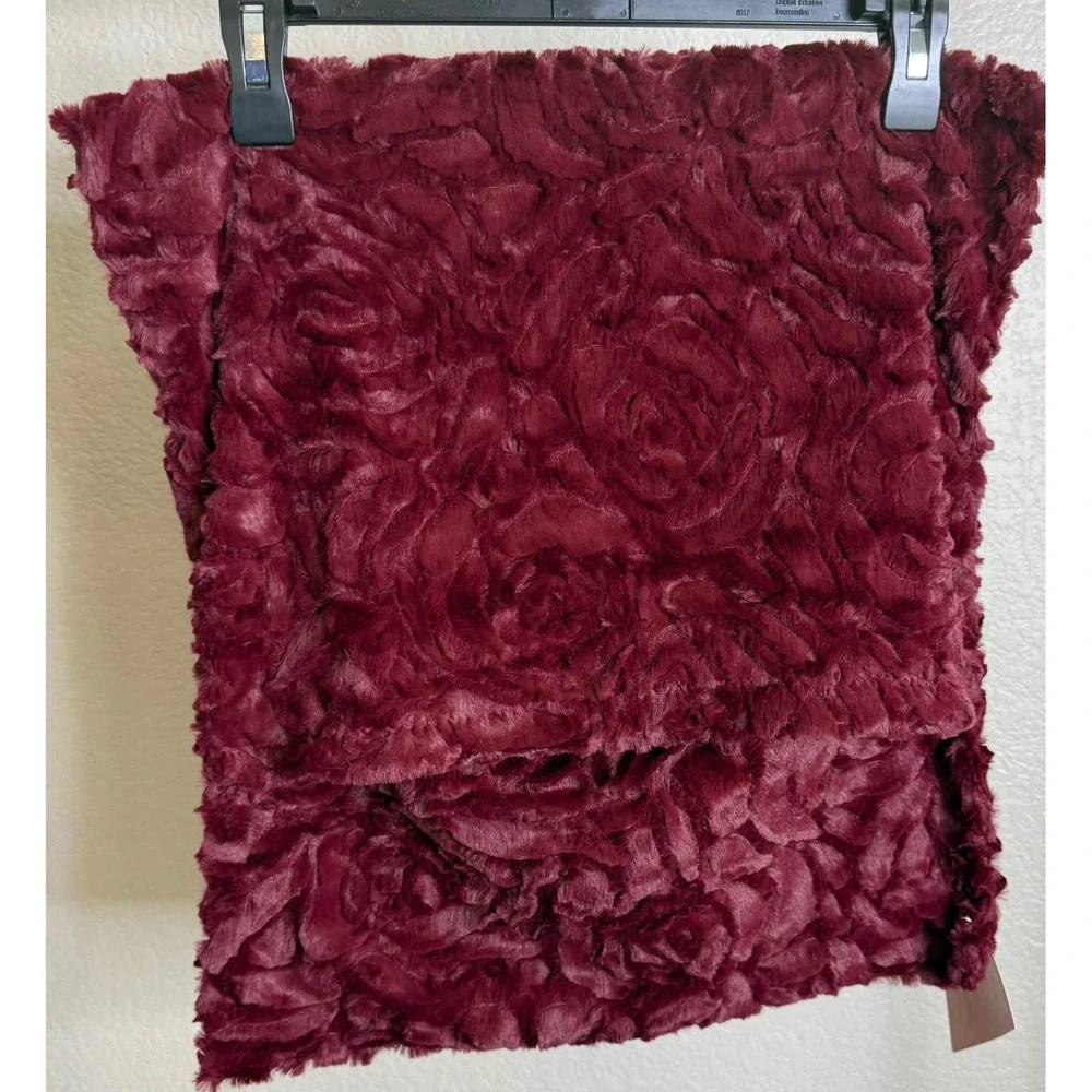 The Minky Supply Company Home 18x18 Pillow Cover Merlot Demi Rose Burgundy NEW